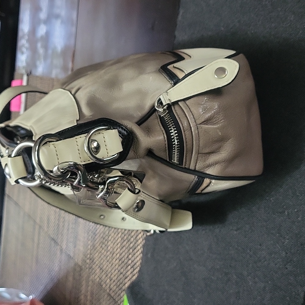 Vintage Coach Legacy Like New - Picture 3 of 9